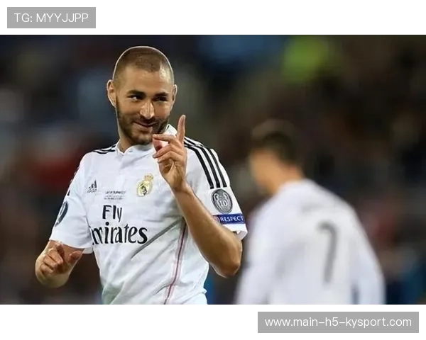 本泽马沙特新月首秀惊艳，锋线展现强大实力