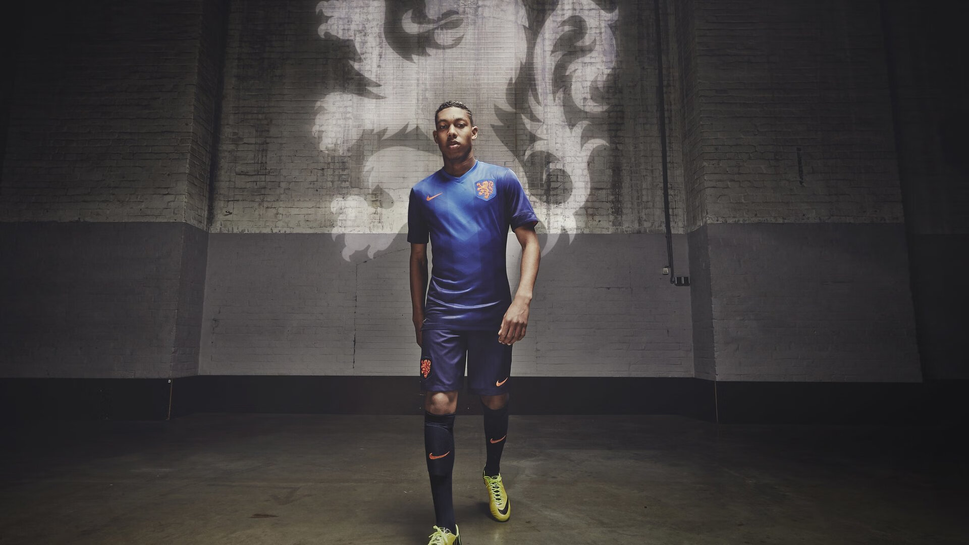 哈兰德在高强度比赛中的数据表现持续优异，哈兰德效力于哪个俱乐部